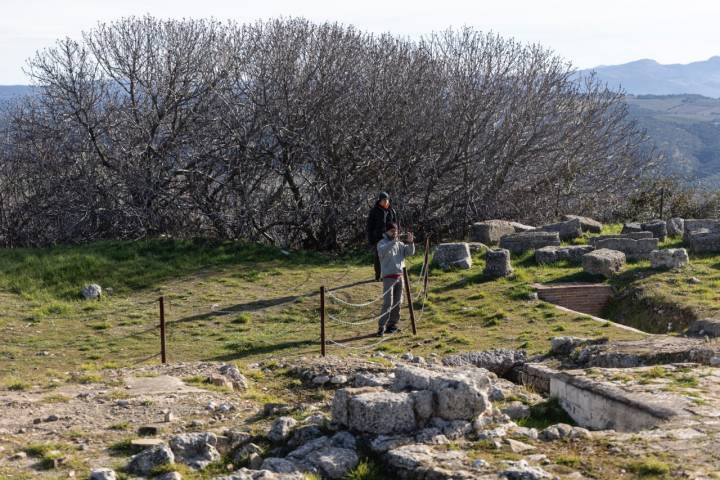 Málaga (España) Ronda 08/01/2025 Reportaje en el Conjunto Arqueológico de Acinipo, que constituye un yacimiento ubicado en la Serranía de Ronda, a 20 kilómetros de la ciudad de Ronda y donde el Teatro Romano es su elemento mejor conservado.Foto: Daniel Pérez