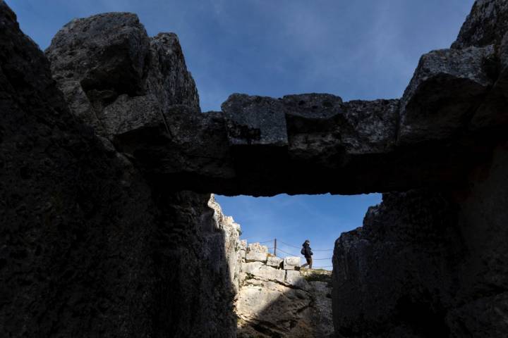 Málaga (España) Ronda 08/01/2025 Reportaje en el Conjunto Arqueológico de Acinipo, que constituye un yacimiento ubicado en la Serranía de Ronda, a 20 kilómetros de la ciudad de Ronda y donde el Teatro Romano es su elemento mejor conservado.Foto: Daniel Pérez