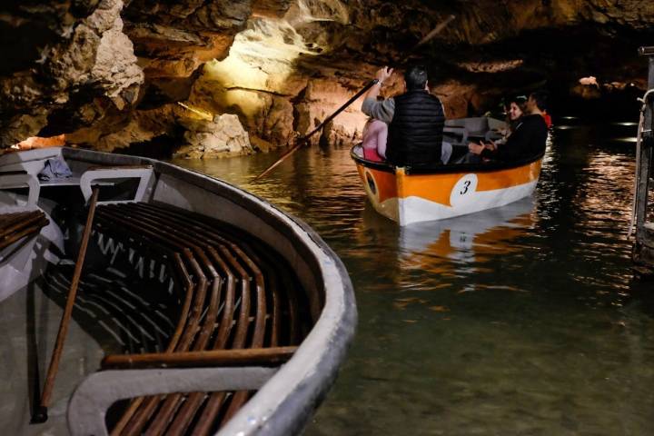 Barcos cueva San José