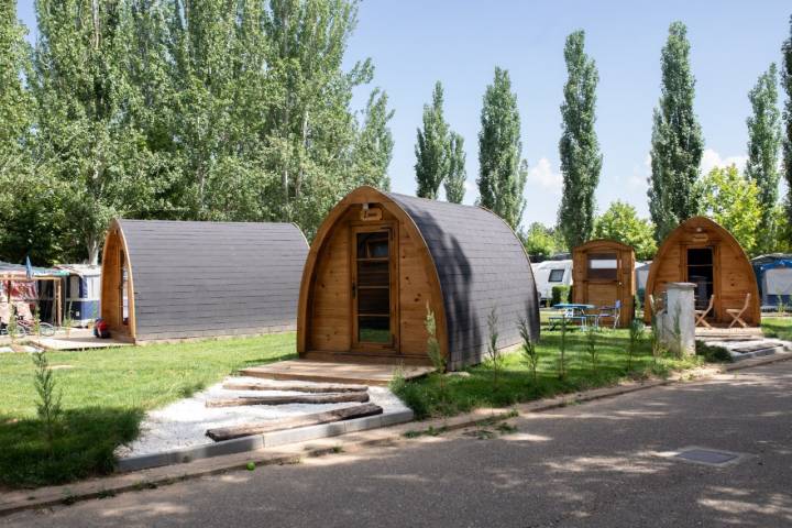 Bungalouws del camping Alkamping, en Veguelilla, Léon.