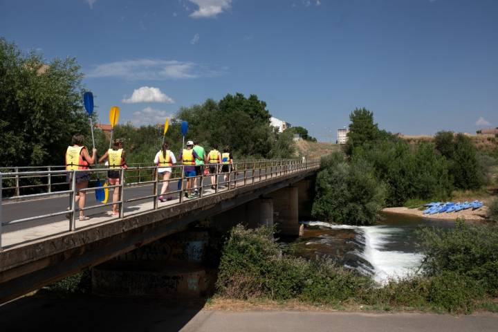 Camino del camping a las piraguas.