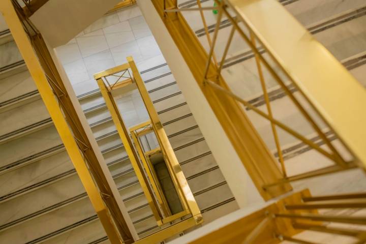 Escaleras interiores del Edificio Telefónica de Madrid
