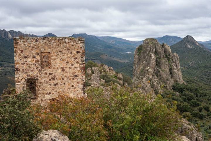 Castillo de Cabañas del Castillo.