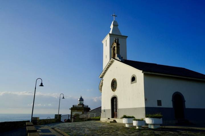 Capilla de la Atalaya, en Luarca (Asturias).