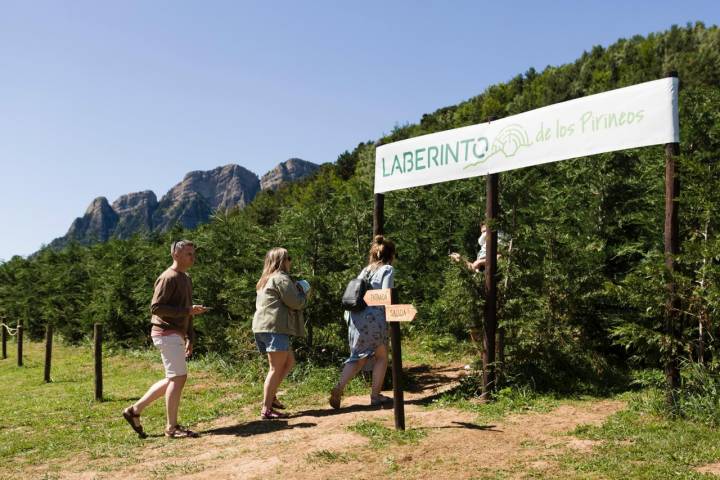 Acceso al laberinto de los Pirineos (Piedrafita de Jaca)