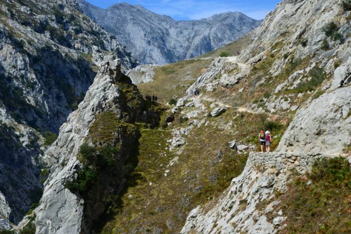 Entre el fondo del barranco y las cimas de las montañas hay un desnivel de 2.400 metros.