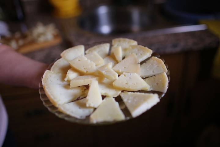 Un apetecible plato de queso payoyo de la Sierra de Cádiz.