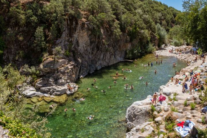 La piscina de Madrigal de la Vera, la más fotogénica de la zona.