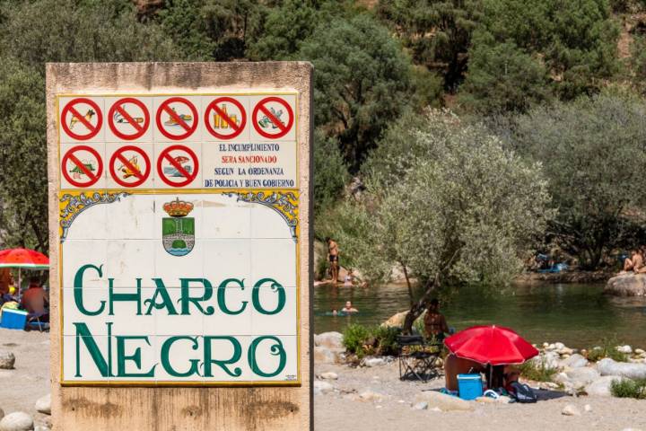 Bienvenidos a la playa de Charco Negro.