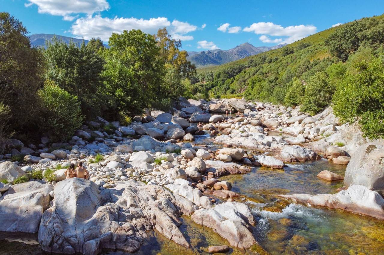 Fiesta del agua en el pétreo caos de la Sierra de Gredos