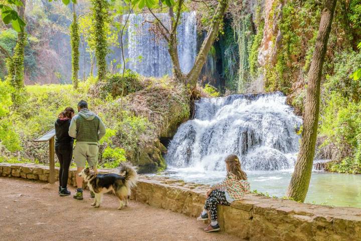 catarata con agua en Nuévalos