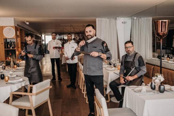 Equipo del restaurante Nandos.