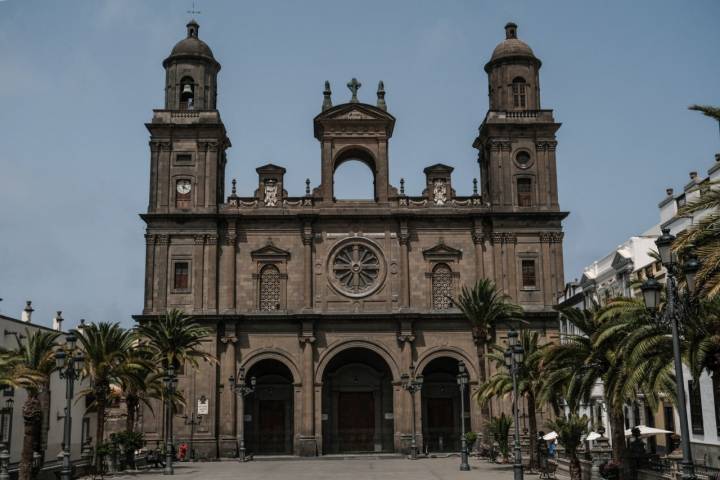 Fachada de la catedral de Santa Ana.