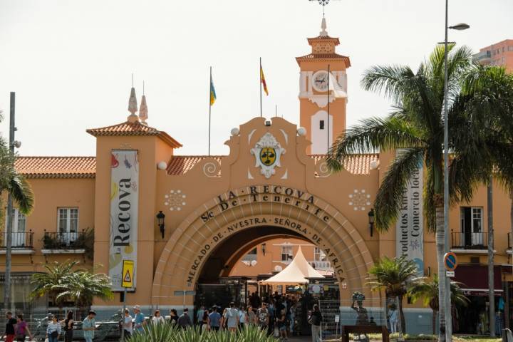 Entrada del Mercado de Nuestra Señora de África