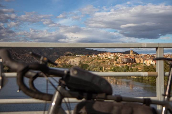 La vista sobre Ribarroja de Ebro.