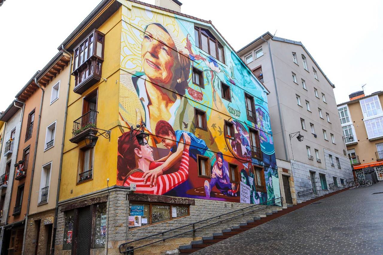 De mural en mural por la "ciudad pintada"