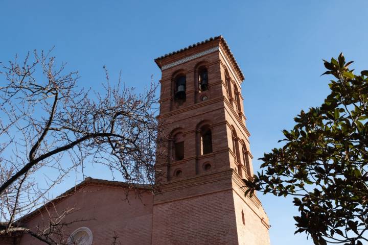 La iglesia de San Pedro está anexa al Palacio de los Priores.