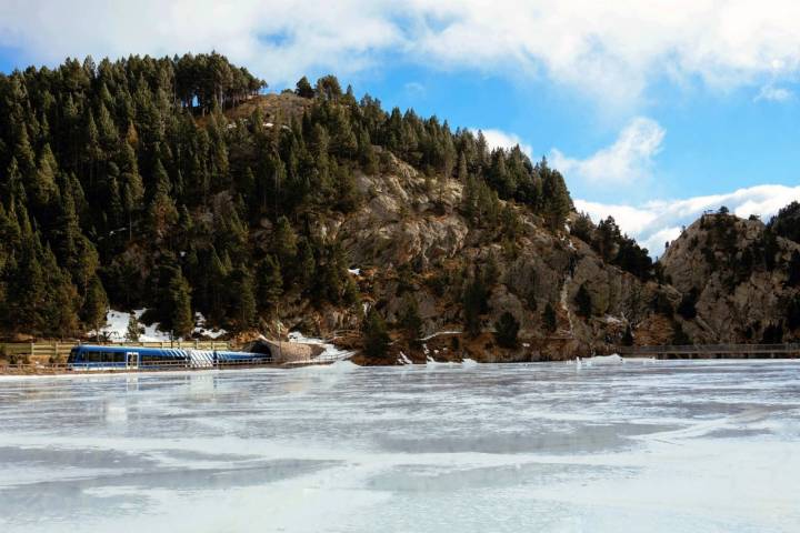 Lago glaciar valle Nuria