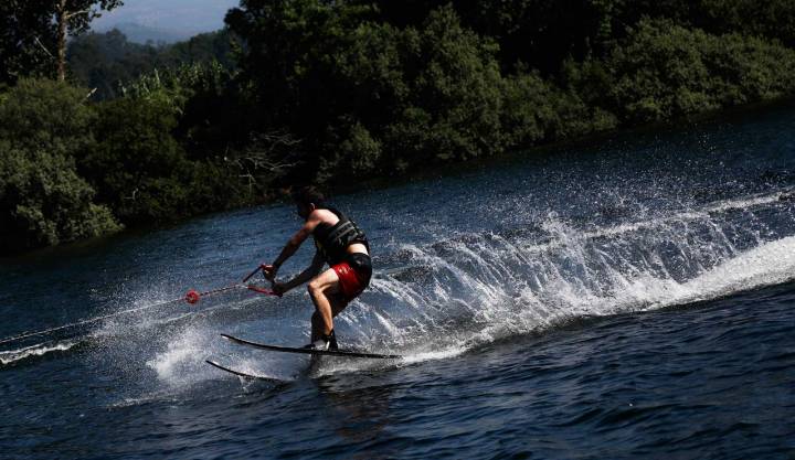 Esquí sobre agua en el río Miño.