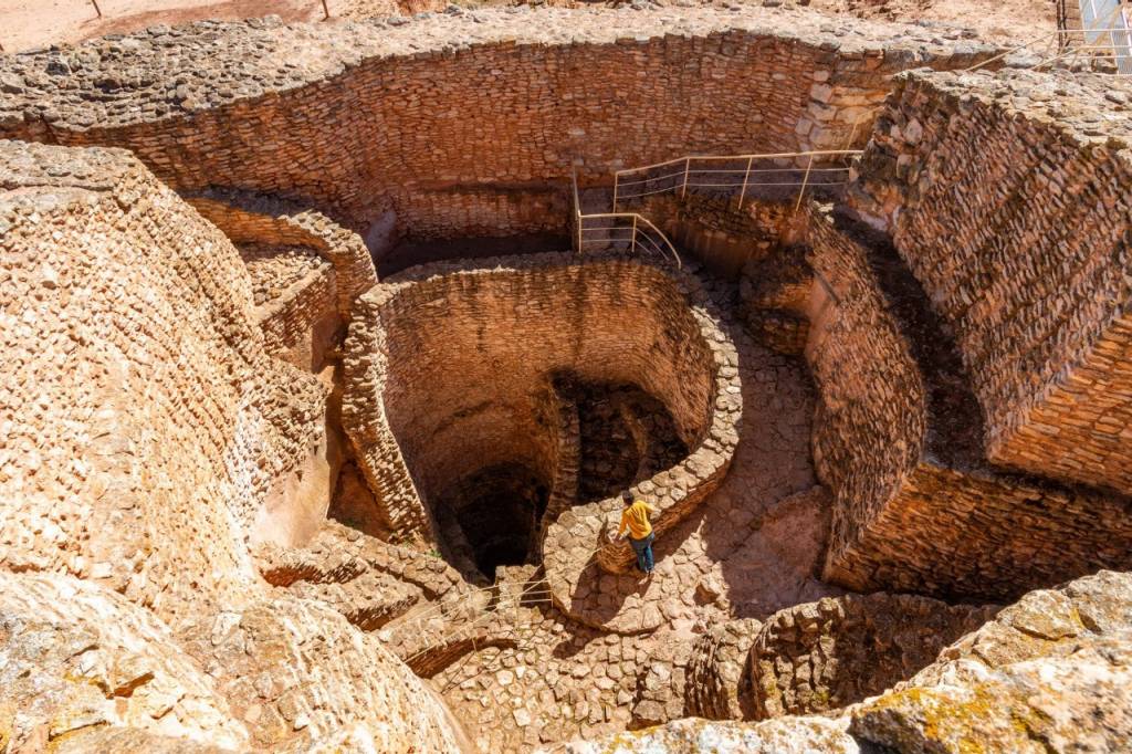 Un laberinto fortificado para el abuelo de los pozos