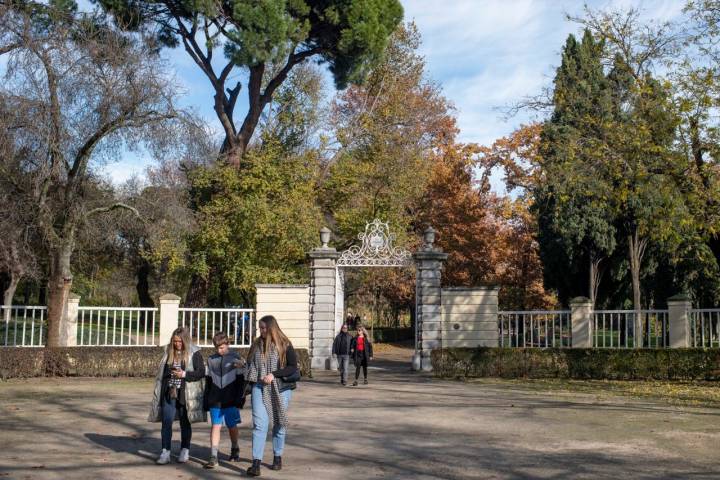 Entrada a El Capricho, el parque de la Duquesa de Osuna.
