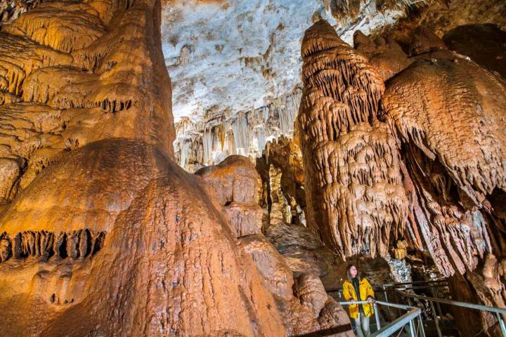 La Cueva de Pozalagua es uno de los conjuntos geológicos más importantes del mundo.